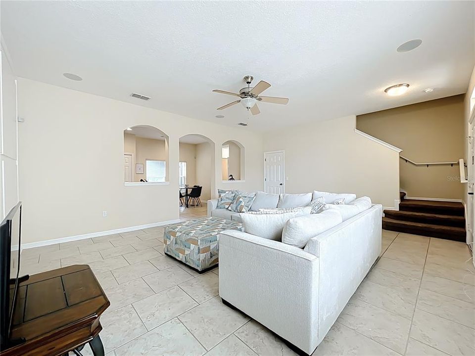 For Sale: $279,000 (3 beds, 2 baths, 1550 Square Feet)