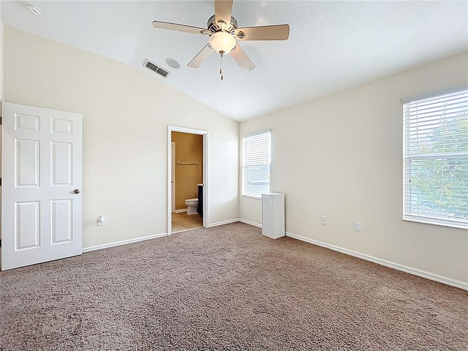 For Sale: $279,000 (3 beds, 2 baths, 1550 Square Feet)