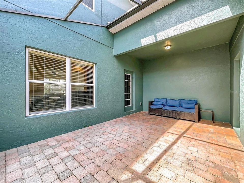 For Sale: $279,000 (3 beds, 2 baths, 1550 Square Feet)