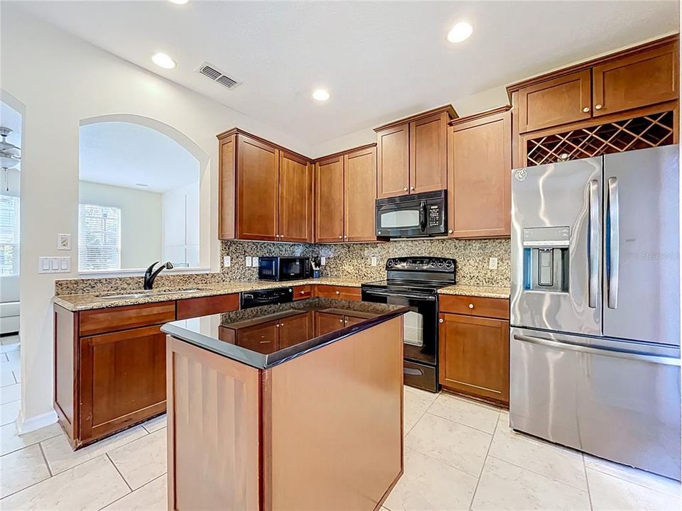 For Sale: $279,000 (3 beds, 2 baths, 1550 Square Feet)