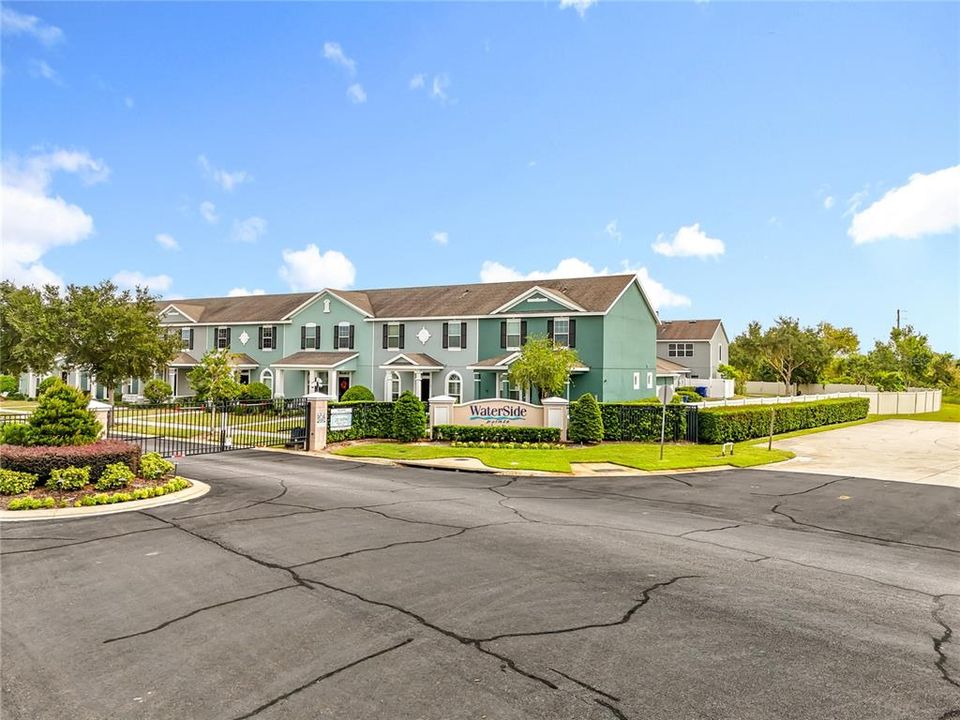 For Sale: $279,000 (3 beds, 2 baths, 1550 Square Feet)