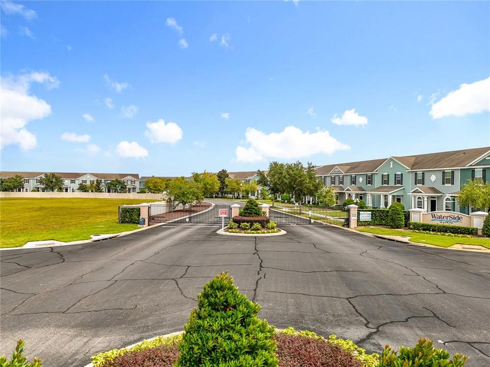 For Sale: $279,000 (3 beds, 2 baths, 1550 Square Feet)