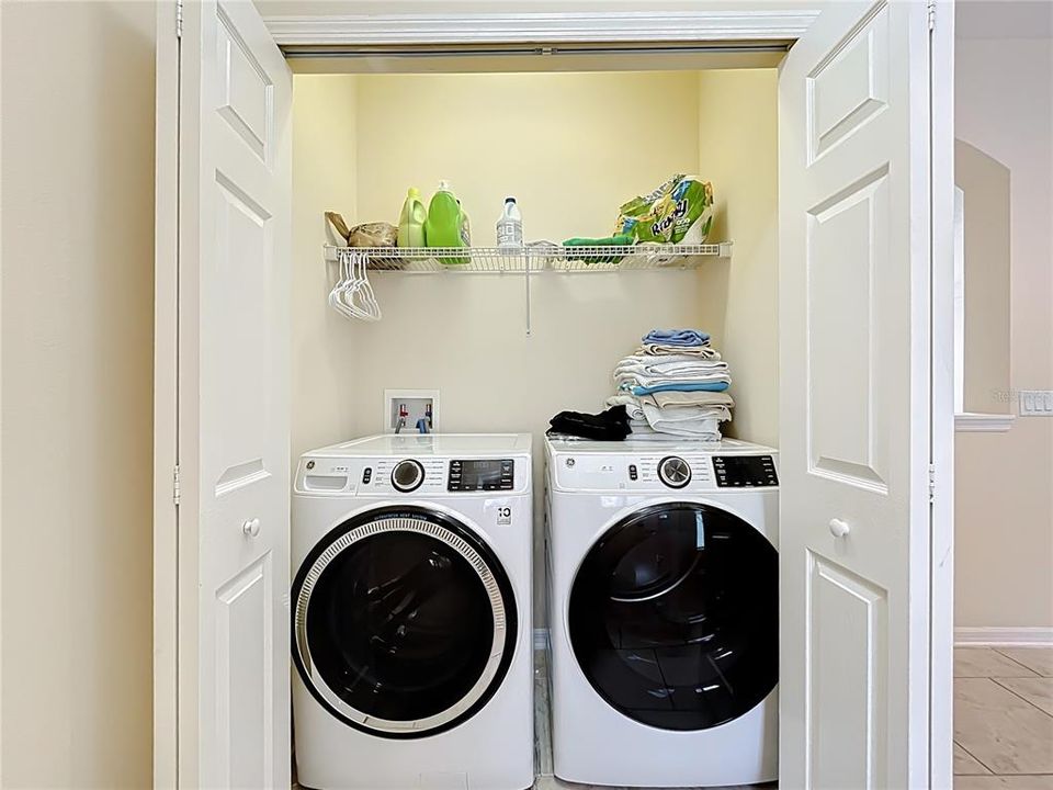 For Sale: $279,000 (3 beds, 2 baths, 1550 Square Feet)