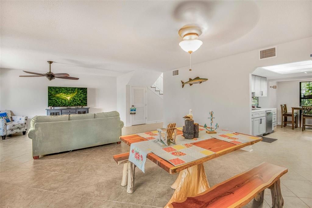 待售: $260,000 (2 贝兹, 2 浴室, 1862 平方英尺)