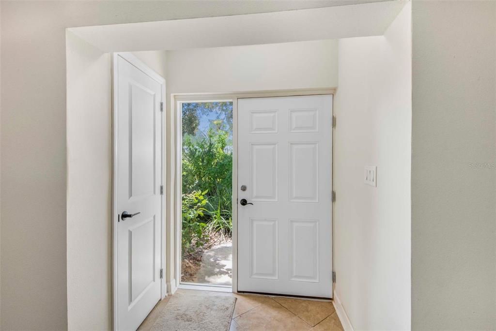 待售: $260,000 (2 贝兹, 2 浴室, 1862 平方英尺)