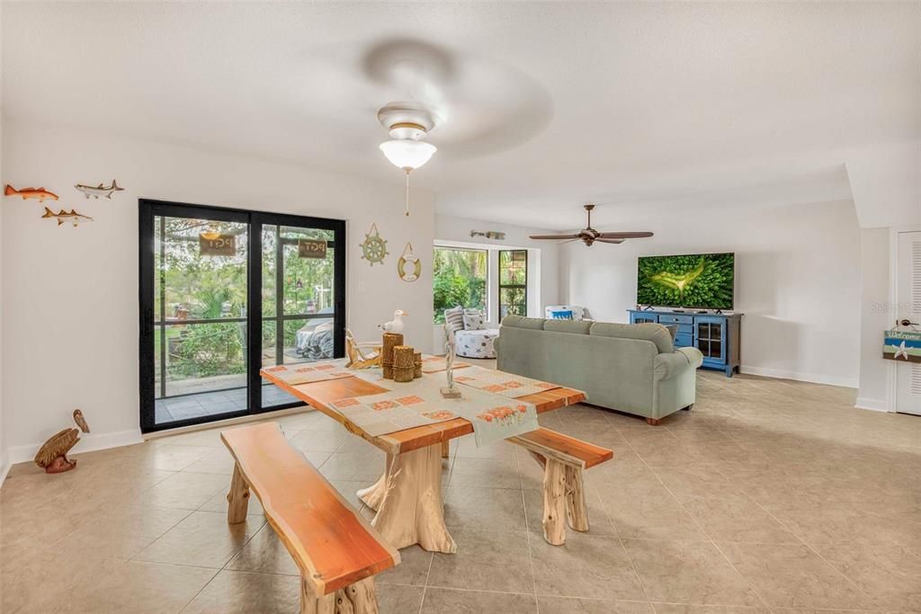 待售: $260,000 (2 贝兹, 2 浴室, 1862 平方英尺)