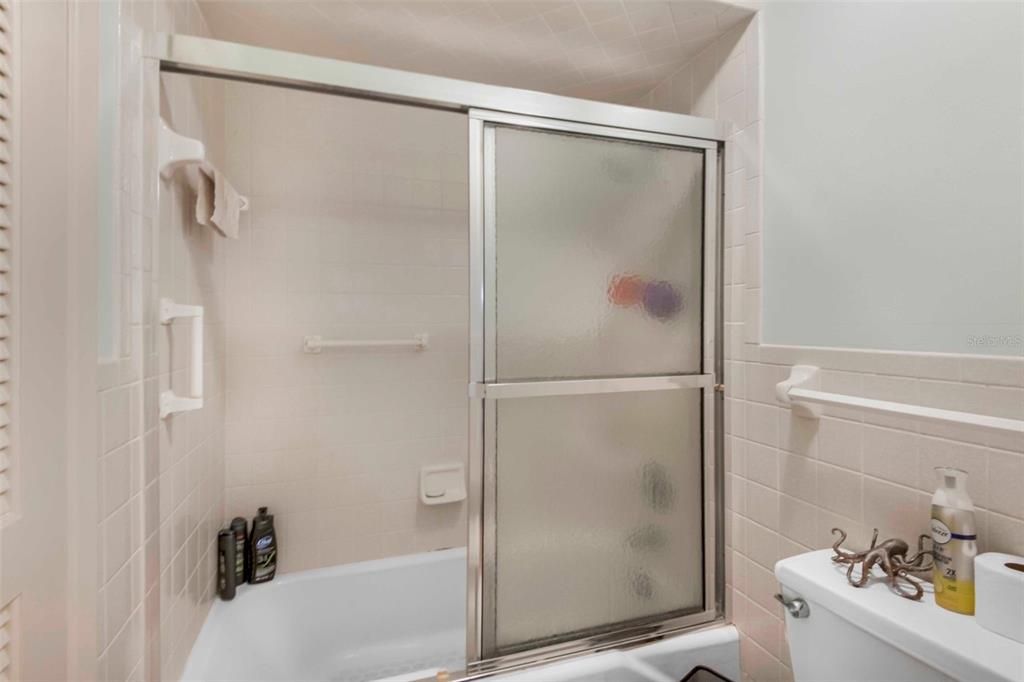 待售: $260,000 (2 贝兹, 2 浴室, 1862 平方英尺)