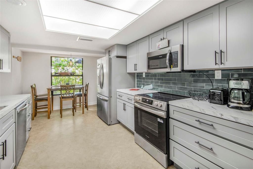 待售: $260,000 (2 贝兹, 2 浴室, 1862 平方英尺)