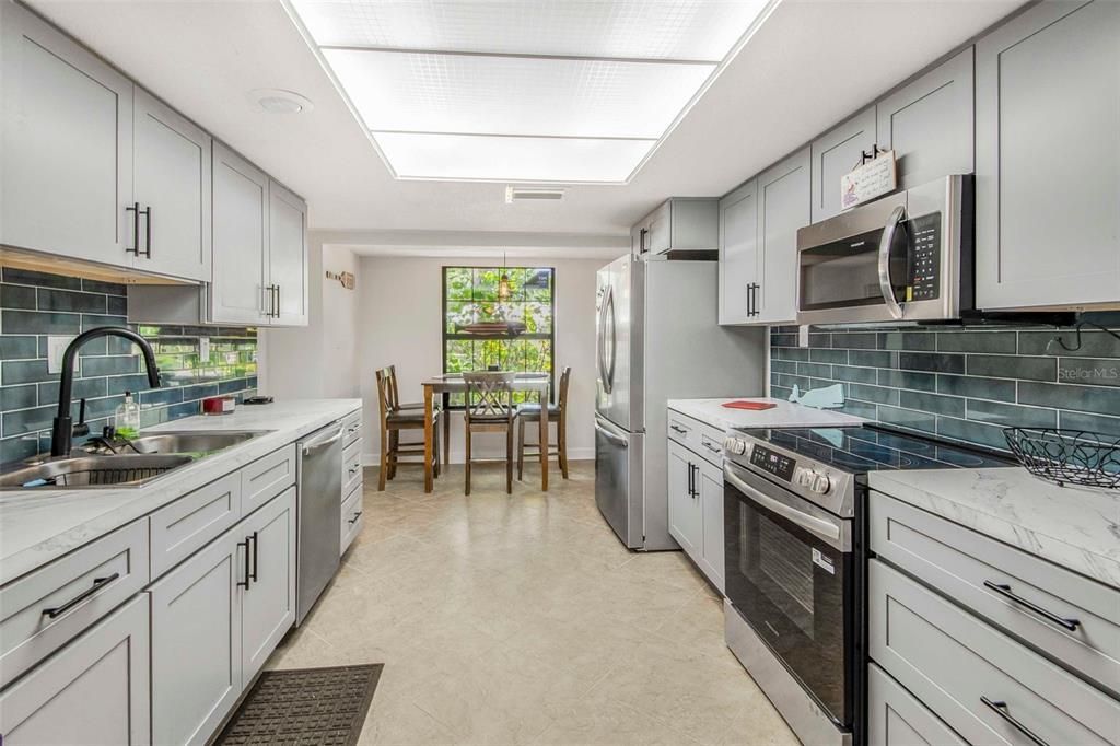 待售: $260,000 (2 贝兹, 2 浴室, 1862 平方英尺)