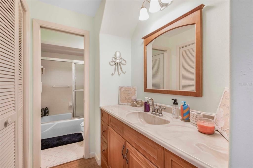 待售: $260,000 (2 贝兹, 2 浴室, 1862 平方英尺)