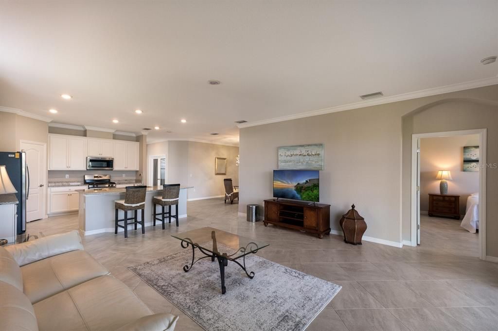 For Rent: $3,000 (2 beds, 2 baths, 1950 Square Feet)