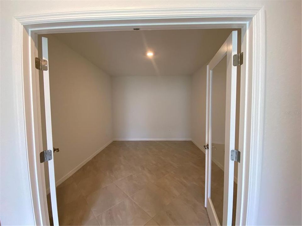 For Rent: $3,000 (2 beds, 2 baths, 1950 Square Feet)