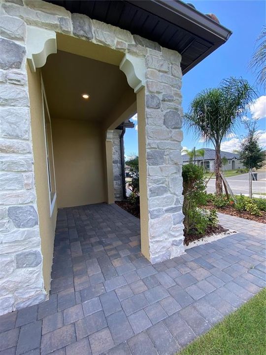 For Rent: $3,000 (2 beds, 2 baths, 1950 Square Feet)