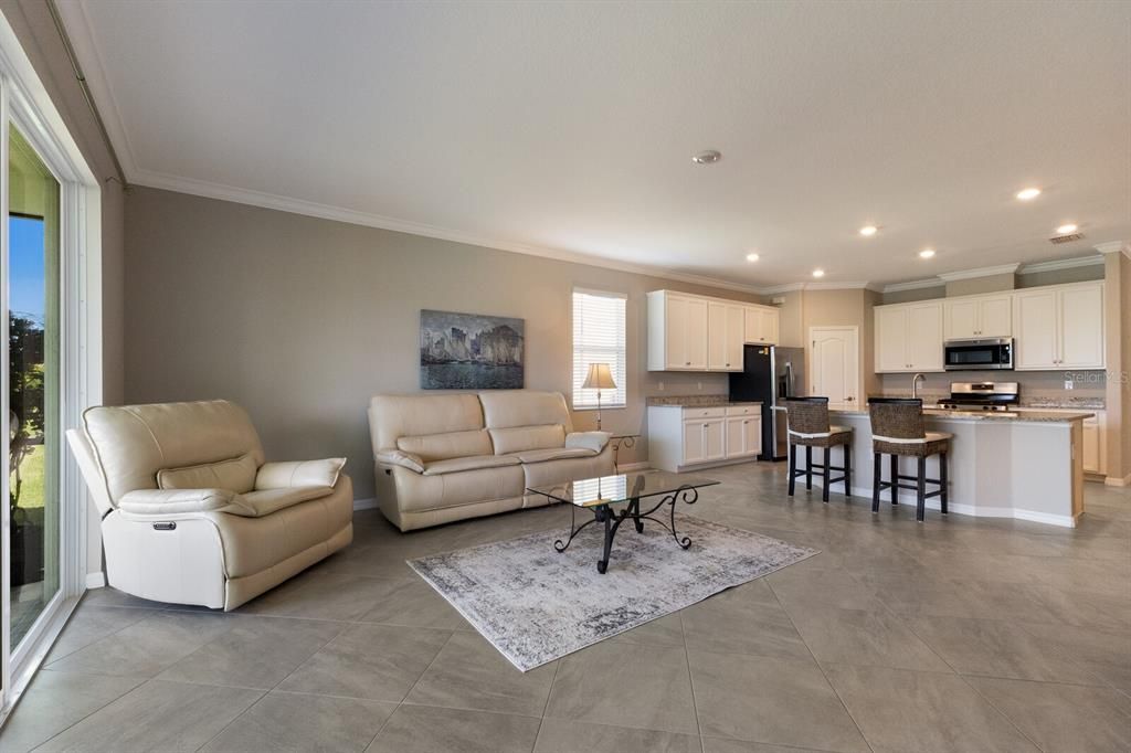 For Rent: $3,000 (2 beds, 2 baths, 1950 Square Feet)