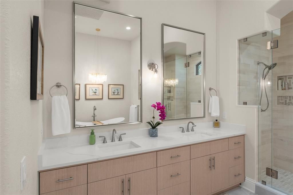 For Sale: $4,650,000 (5 beds, 5 baths, 7183 Square Feet)