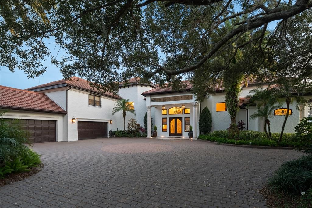 For Sale: $4,650,000 (5 beds, 5 baths, 7183 Square Feet)