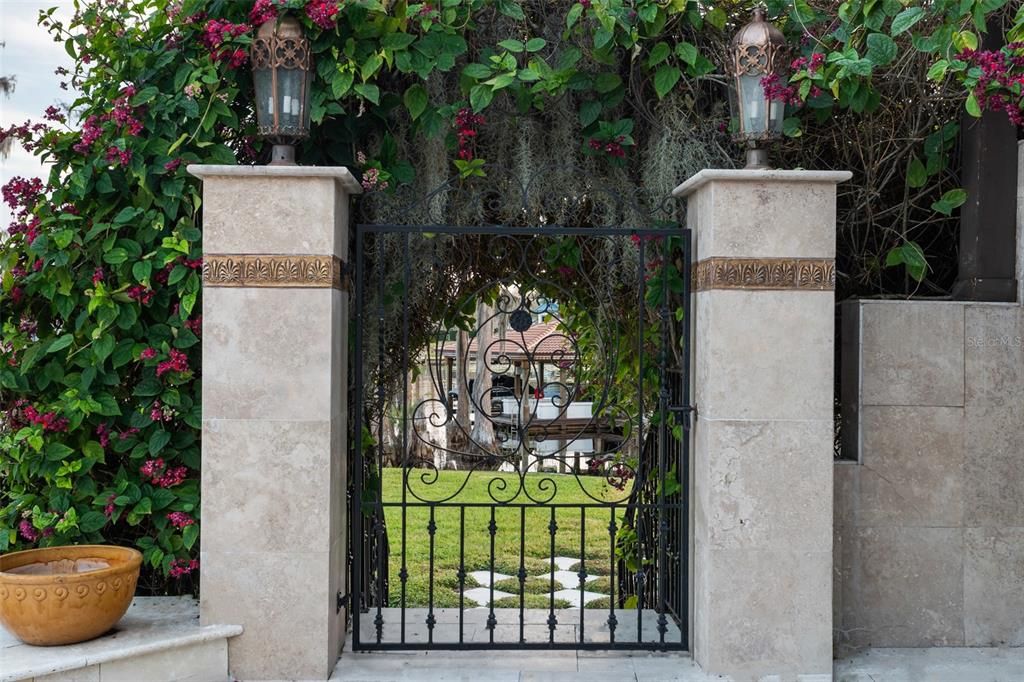 For Sale: $4,650,000 (5 beds, 5 baths, 7183 Square Feet)