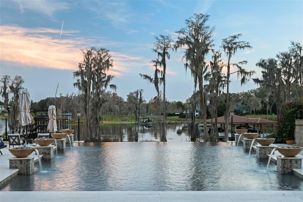 For Sale: $4,650,000 (5 beds, 5 baths, 7183 Square Feet)