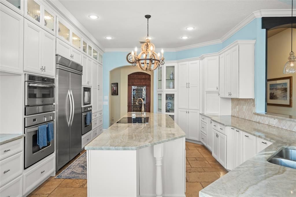 For Sale: $4,650,000 (5 beds, 5 baths, 7183 Square Feet)