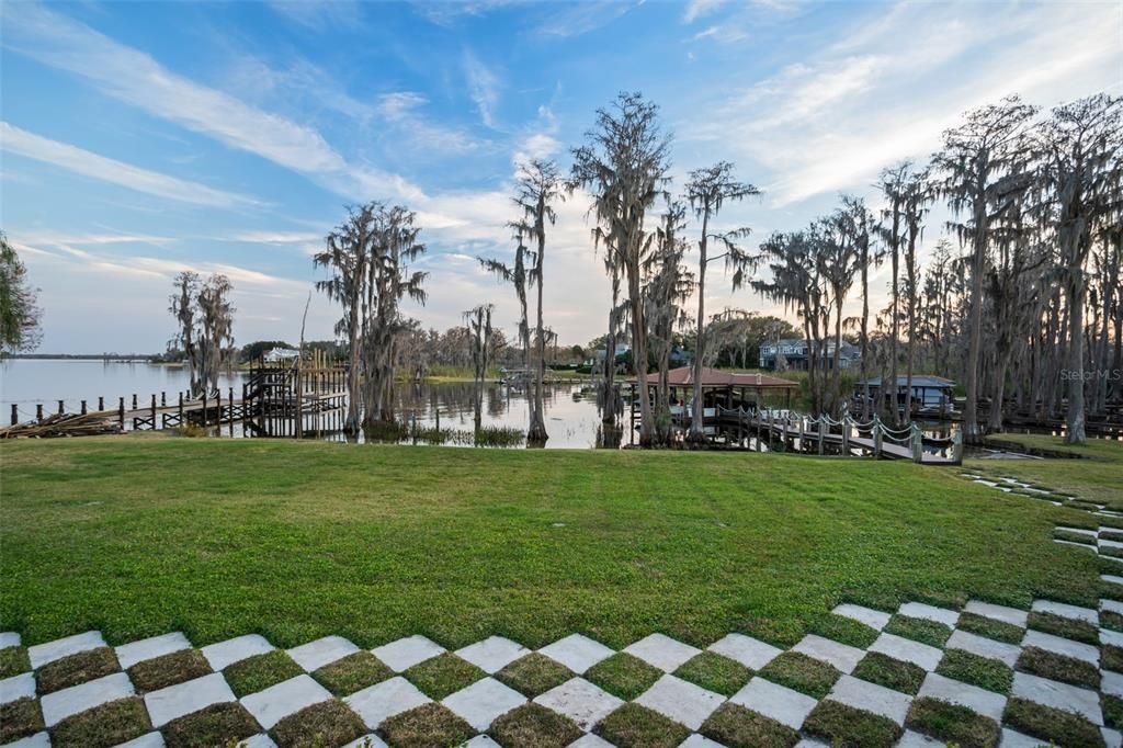 For Sale: $4,650,000 (5 beds, 5 baths, 7183 Square Feet)