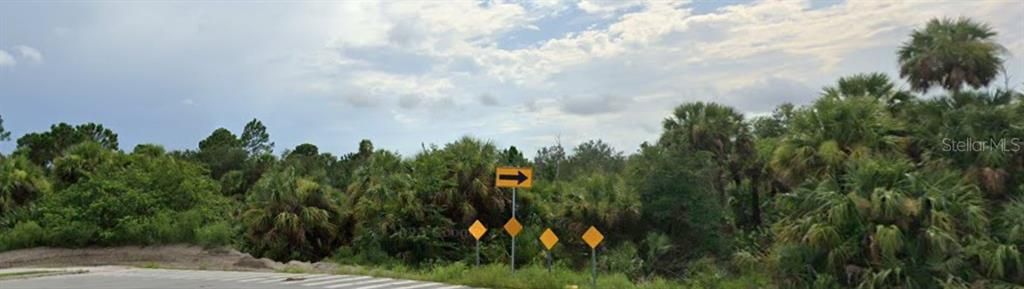 待售: $500,000 (1.38 acres)