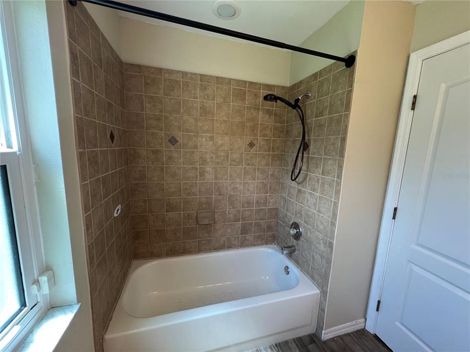 Active With Contract: $2,750 (3 beds, 2 baths, 1578 Square Feet)