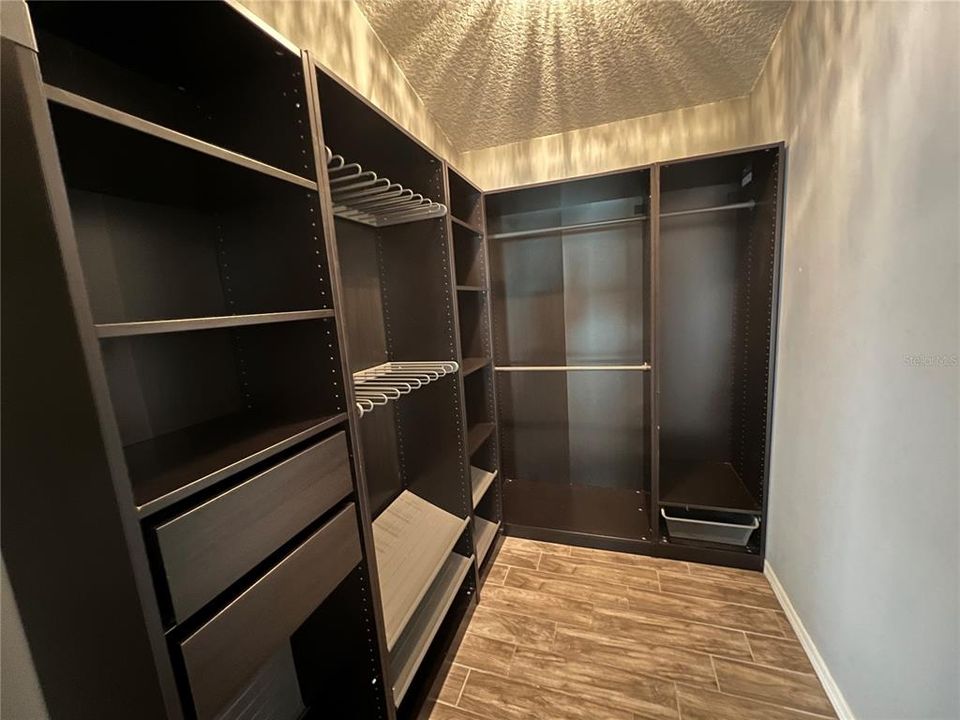 Active With Contract: $2,750 (3 beds, 2 baths, 1578 Square Feet)