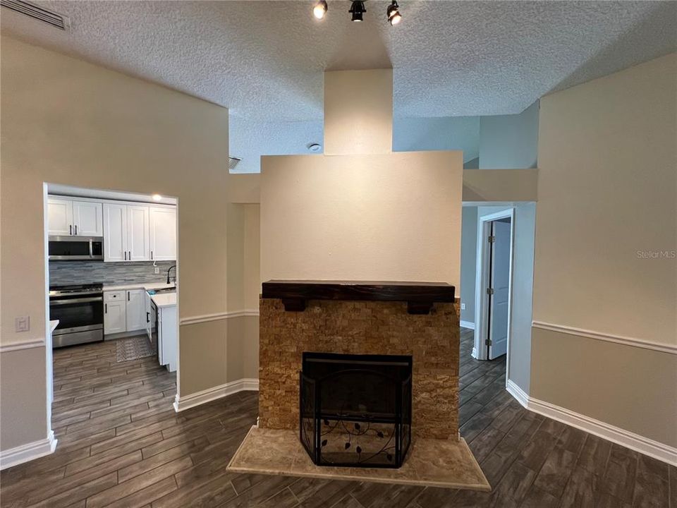 Active With Contract: $2,750 (3 beds, 2 baths, 1578 Square Feet)