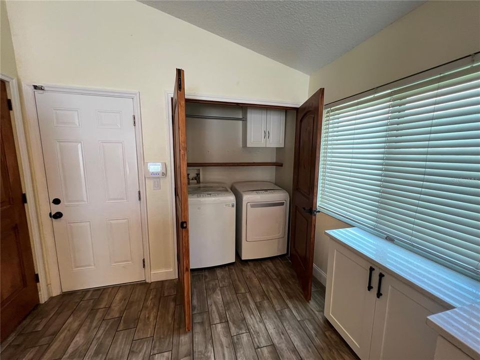 Active With Contract: $2,750 (3 beds, 2 baths, 1578 Square Feet)