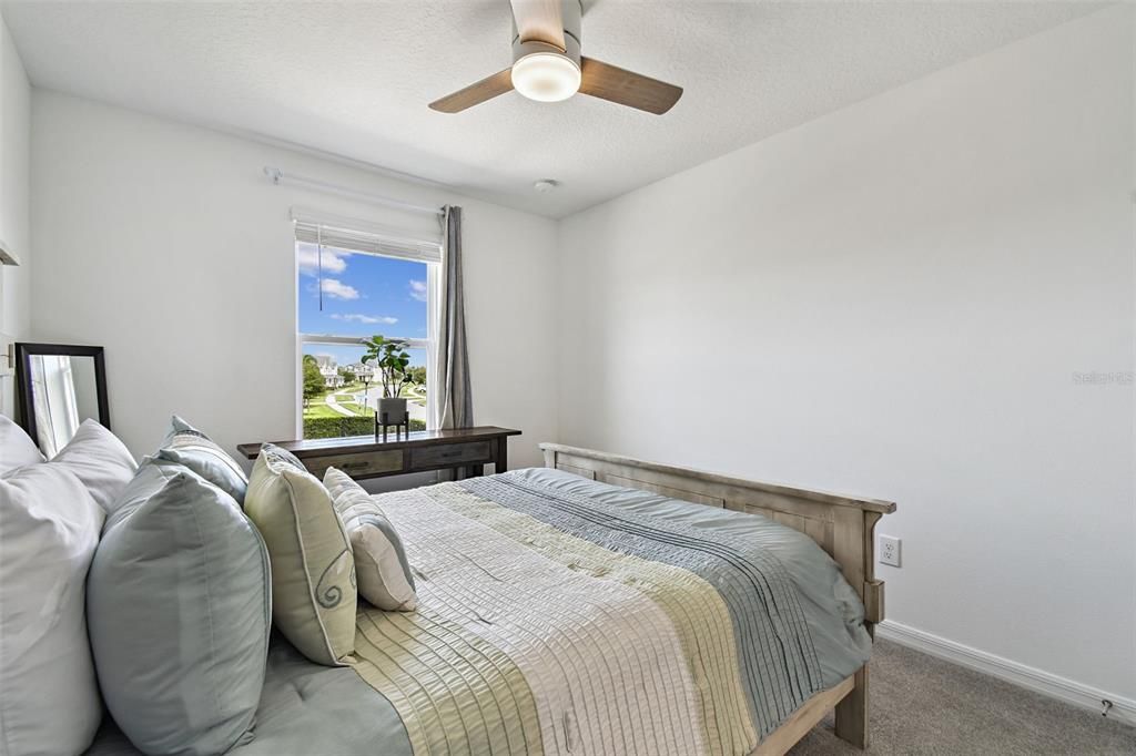 Под контрактом: $370,000 (4 спален, 2 ванн, 1685 Квадратных фут)