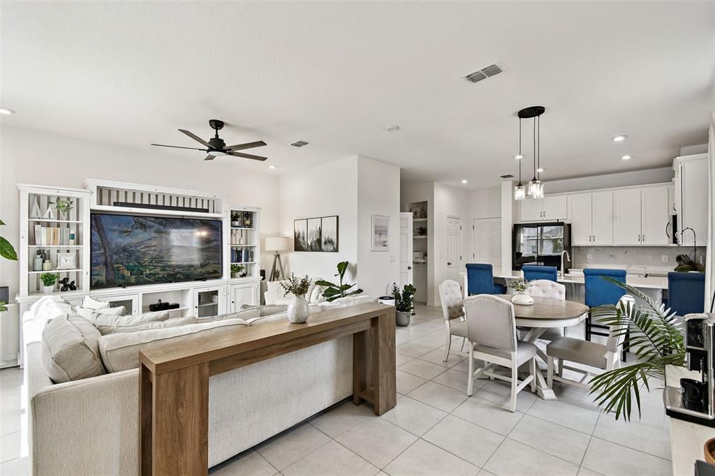 Под контрактом: $370,000 (4 спален, 2 ванн, 1685 Квадратных фут)