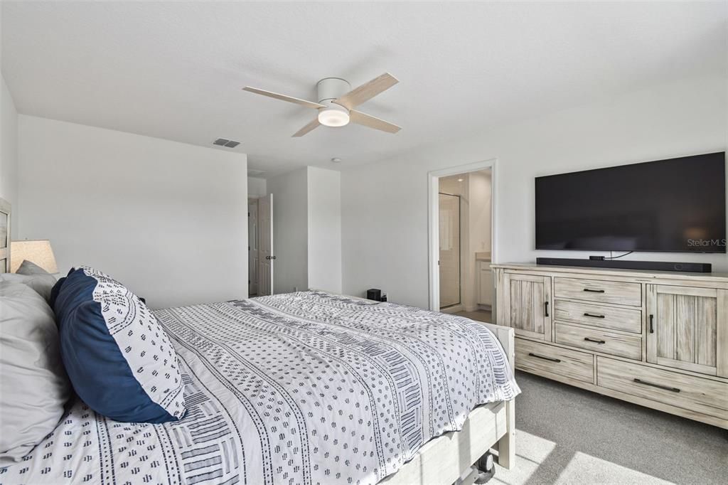 Под контрактом: $370,000 (4 спален, 2 ванн, 1685 Квадратных фут)