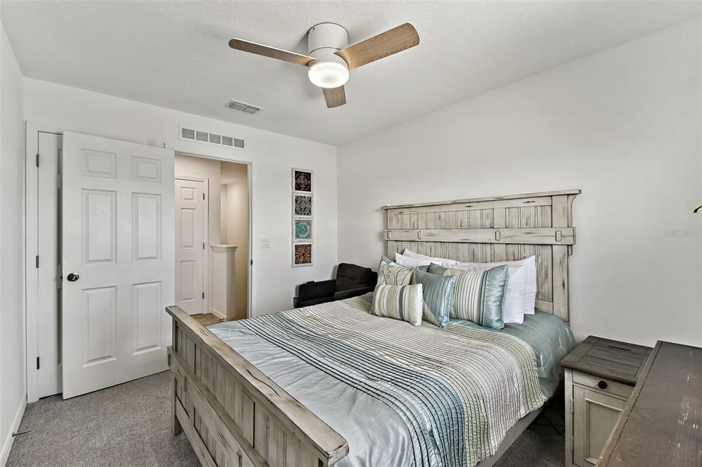 Под контрактом: $370,000 (4 спален, 2 ванн, 1685 Квадратных фут)