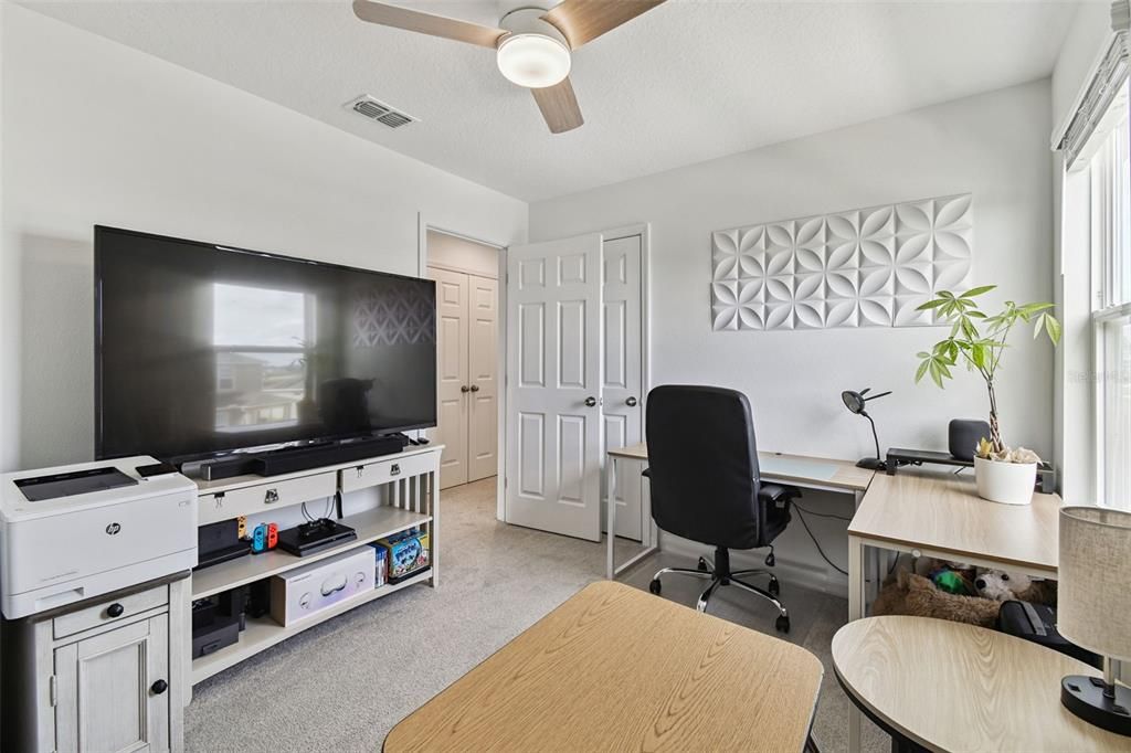 Под контрактом: $370,000 (4 спален, 2 ванн, 1685 Квадратных фут)