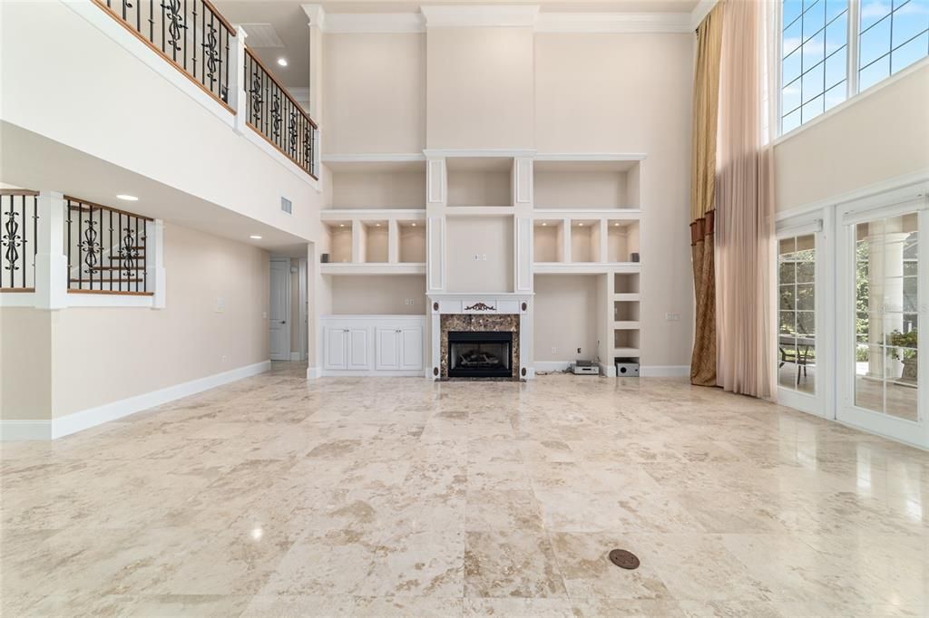 合同活跃: $1,650,000 (5 贝兹, 4 浴室, 5214 平方英尺)