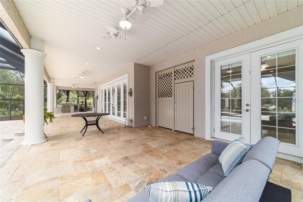 合同活跃: $1,650,000 (5 贝兹, 4 浴室, 5214 平方英尺)