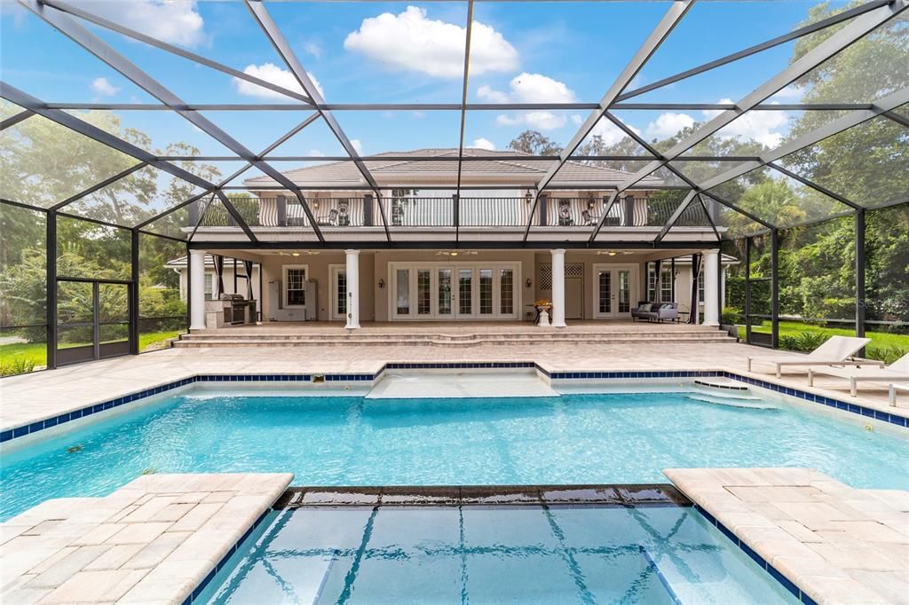 合同活跃: $1,650,000 (5 贝兹, 4 浴室, 5214 平方英尺)