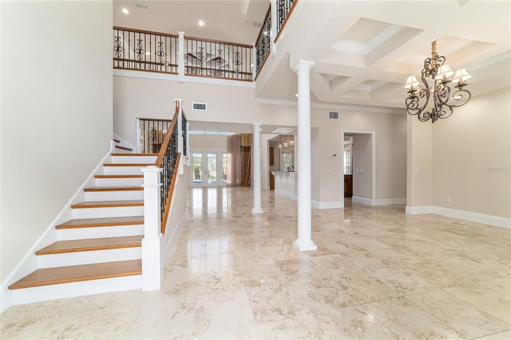 合同活跃: $1,650,000 (5 贝兹, 4 浴室, 5214 平方英尺)