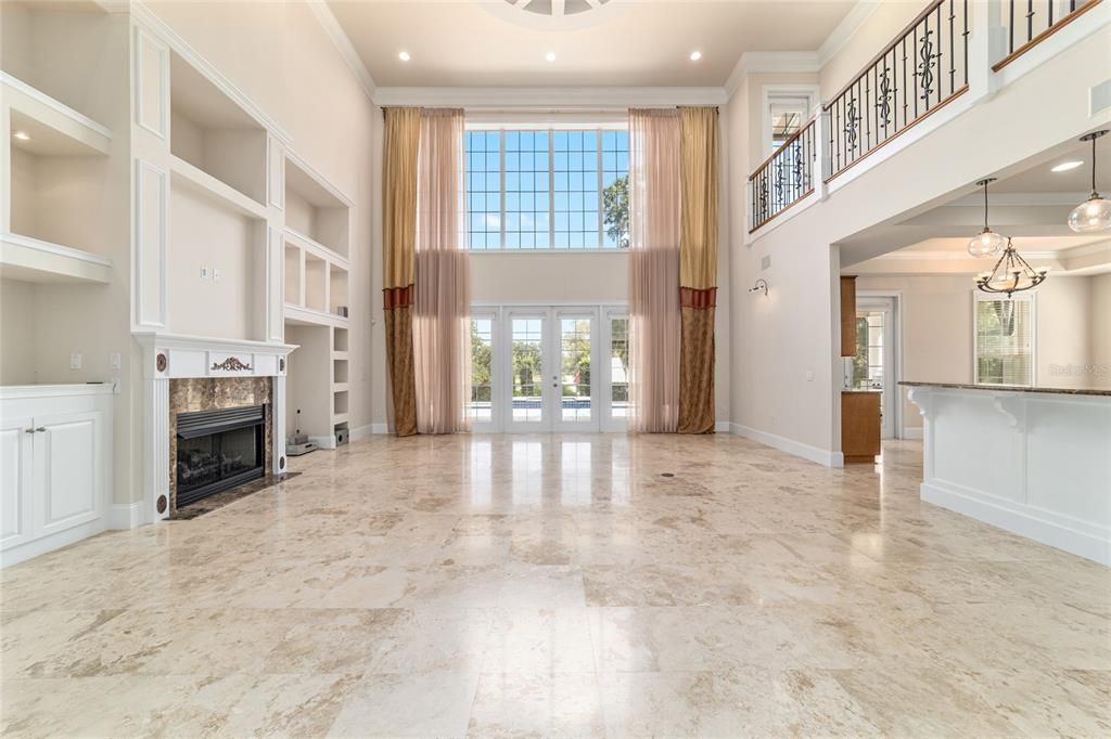 合同活跃: $1,650,000 (5 贝兹, 4 浴室, 5214 平方英尺)