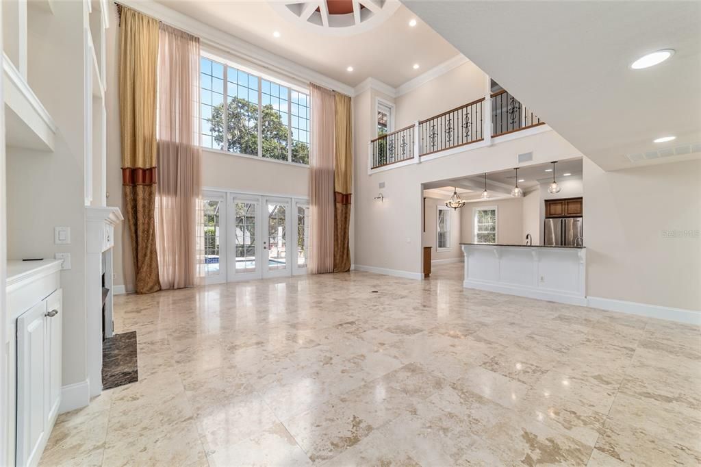 合同活跃: $1,650,000 (5 贝兹, 4 浴室, 5214 平方英尺)