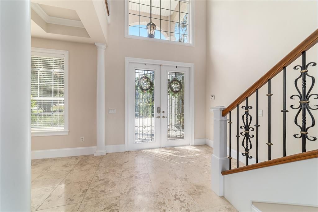 合同活跃: $1,650,000 (5 贝兹, 4 浴室, 5214 平方英尺)