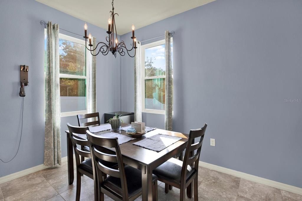 For Sale: $359,000 (3 beds, 2 baths, 1569 Square Feet)