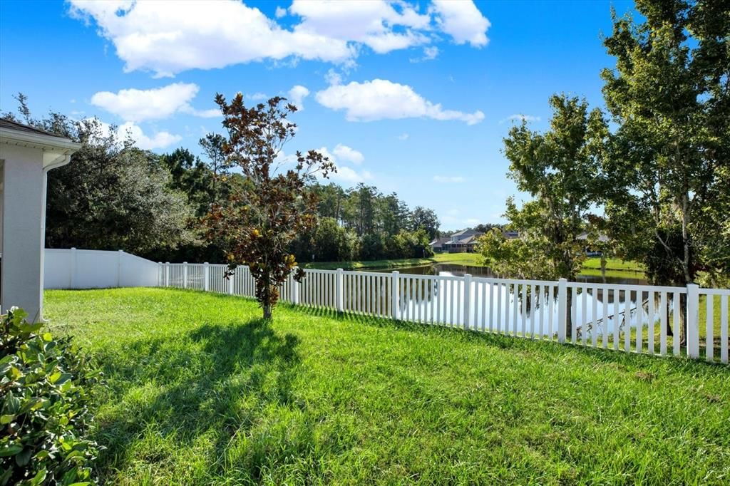 For Sale: $359,000 (3 beds, 2 baths, 1569 Square Feet)