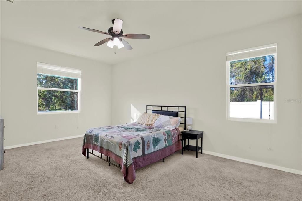 For Sale: $359,000 (3 beds, 2 baths, 1569 Square Feet)