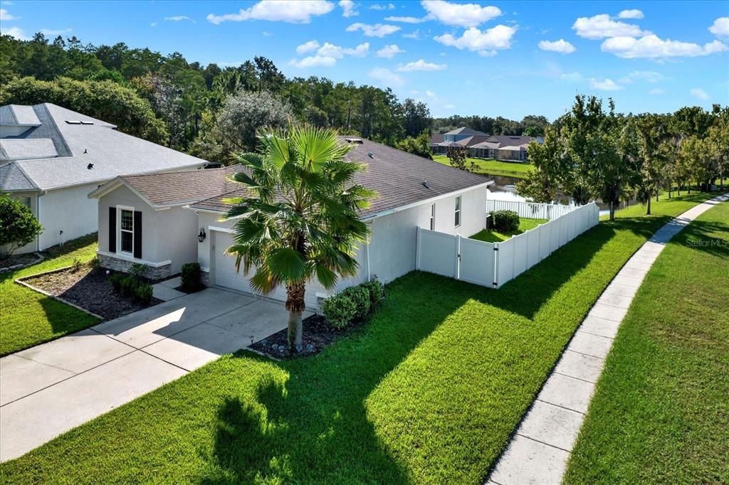 For Sale: $359,000 (3 beds, 2 baths, 1569 Square Feet)