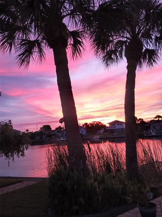 Active With Contract: $619,900 (3 beds, 4 baths, 2090 Square Feet)