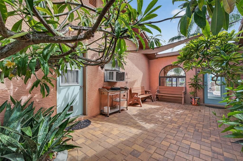 Active With Contract: $619,900 (3 beds, 4 baths, 2090 Square Feet)