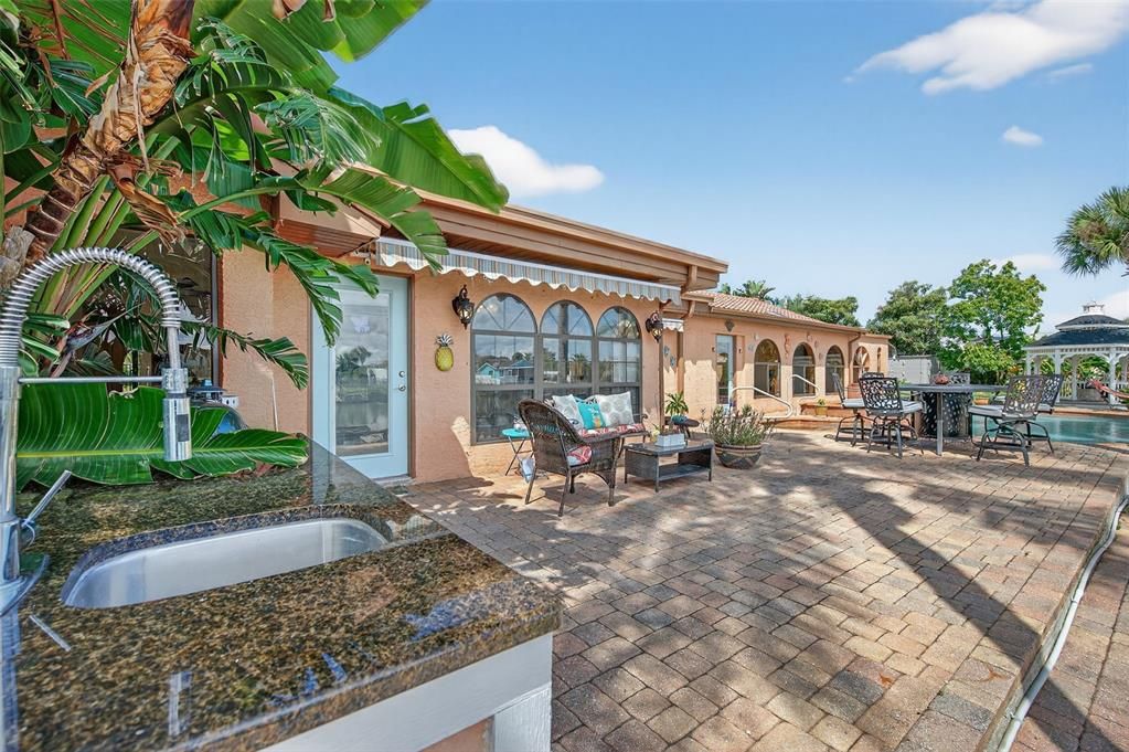 Active With Contract: $619,900 (3 beds, 4 baths, 2090 Square Feet)