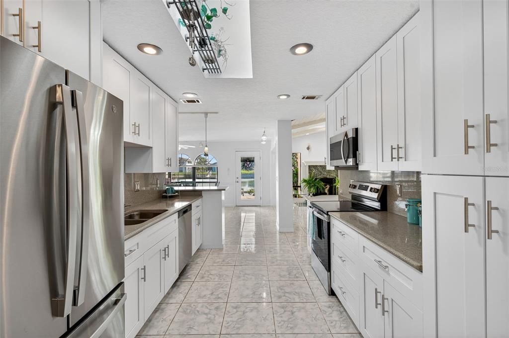 Active With Contract: $619,900 (3 beds, 4 baths, 2090 Square Feet)