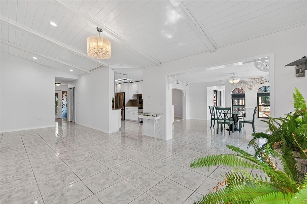 Active With Contract: $619,900 (3 beds, 4 baths, 2090 Square Feet)